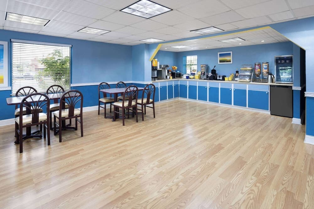 Days Inn by Wyndham Waycross