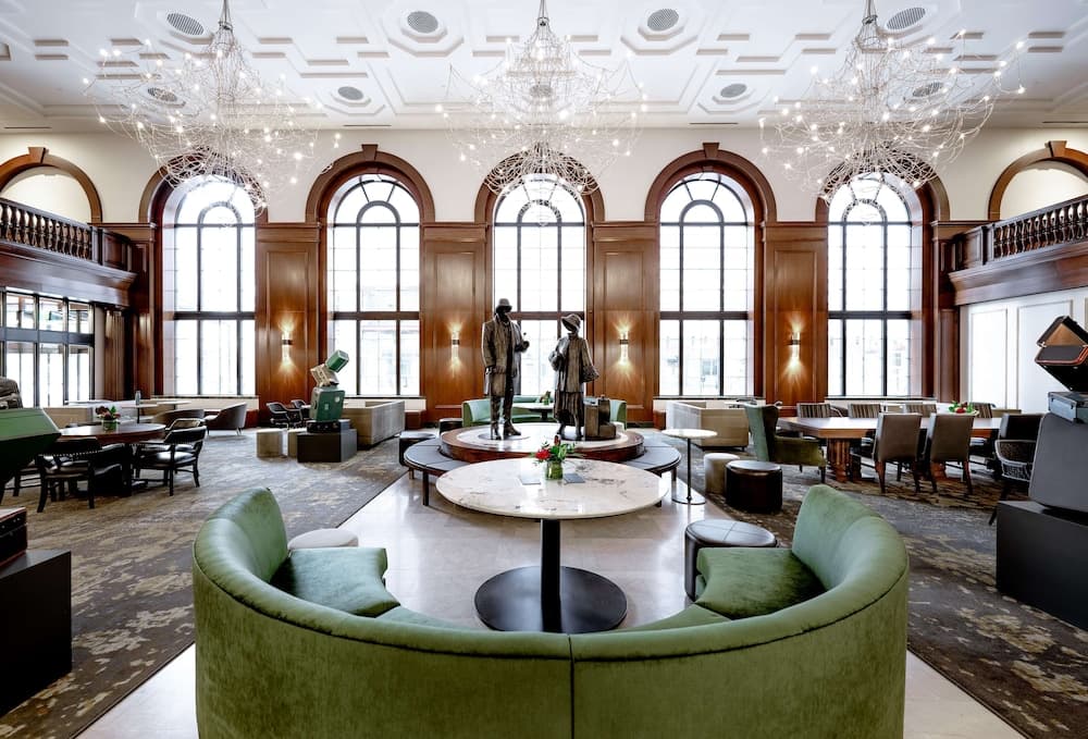 Hotel Fort Des Moines, Curio Collection by Hilton