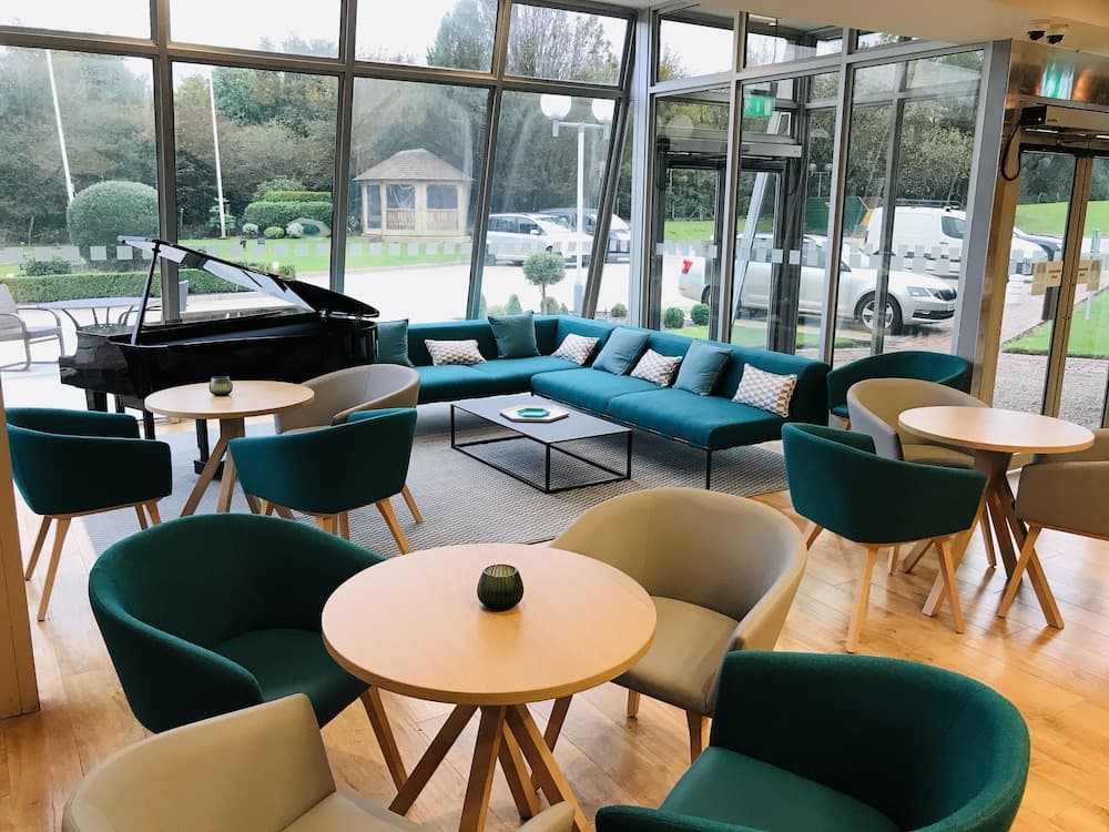 Lobi dinlenme salonu