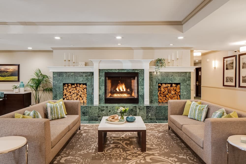 Ayres Hotel Corona – Riverside