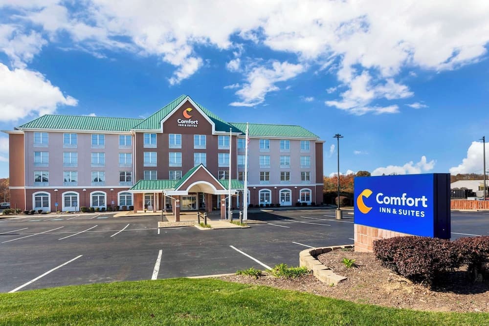 Comfort Inn & Suites Cuyahoga Falls - Akron