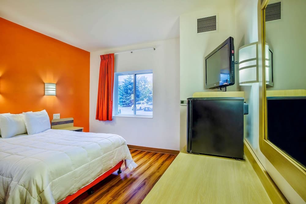 Motel 6 Burlington, ON - Toronto West - Oakville