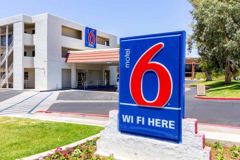 Motel 6 Tempe, AZ – Phoenix Airport – Priest Dr
