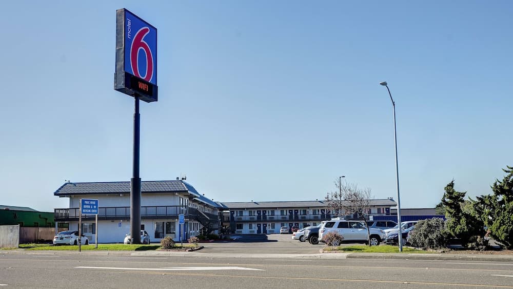Motel 6 Eureka, CA – Redwood Coast