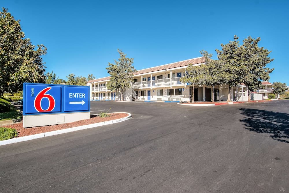 Motel 6 Redding, CA - South