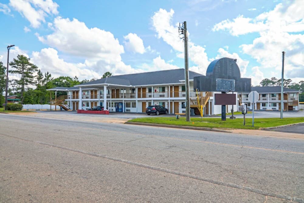 Economy Inn By OYO Ashburn