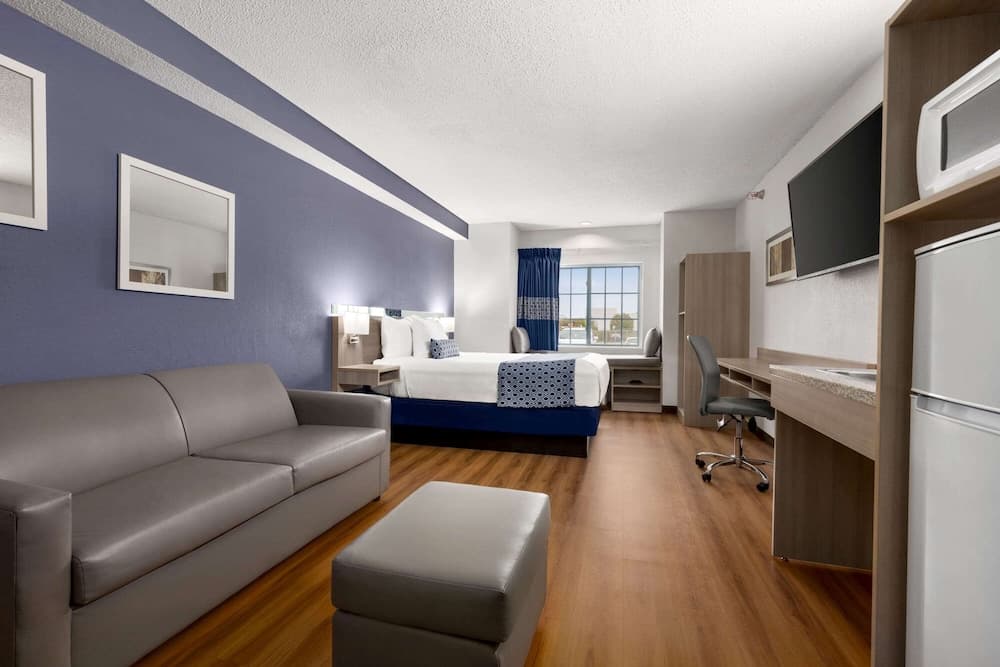 Microtel Inn & Suites by Wyndham Lincoln