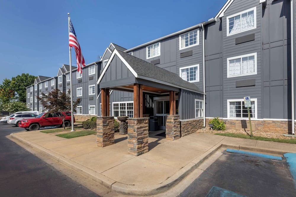 Econo Lodge & Suites Greenville