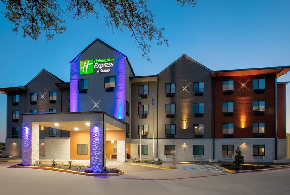 Holiday Inn Express & Suites Dallas Park Central Northeast by IHG