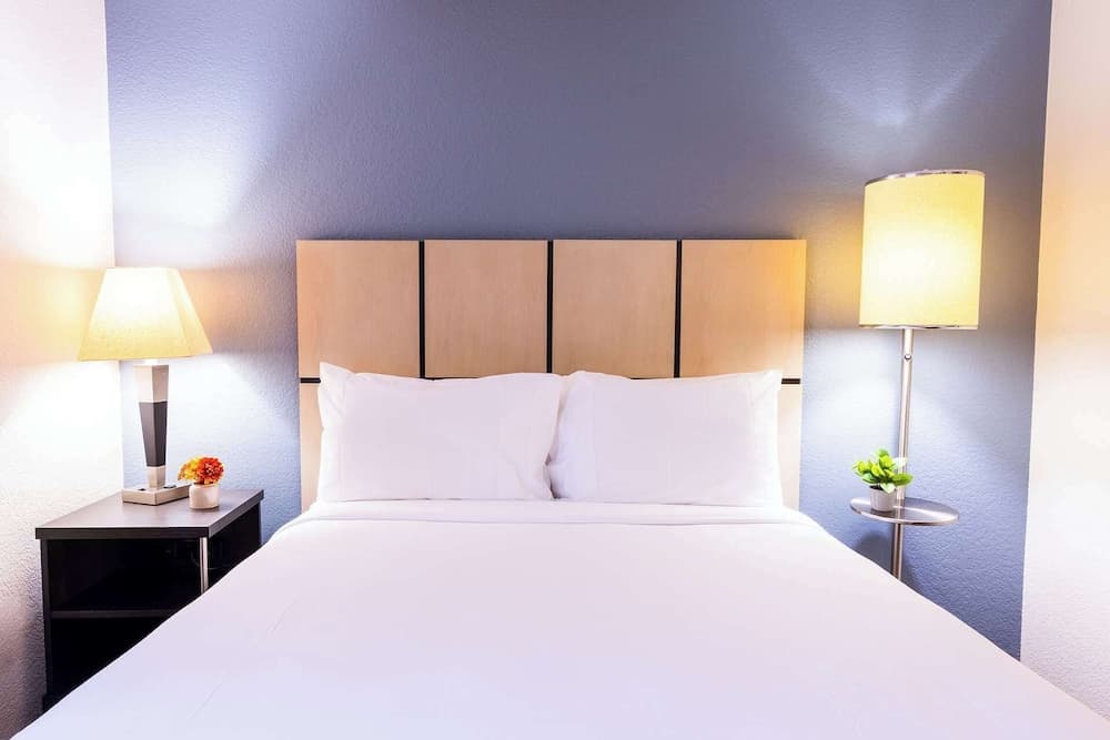 Sonesta Simply Suites Houston Brookhollow