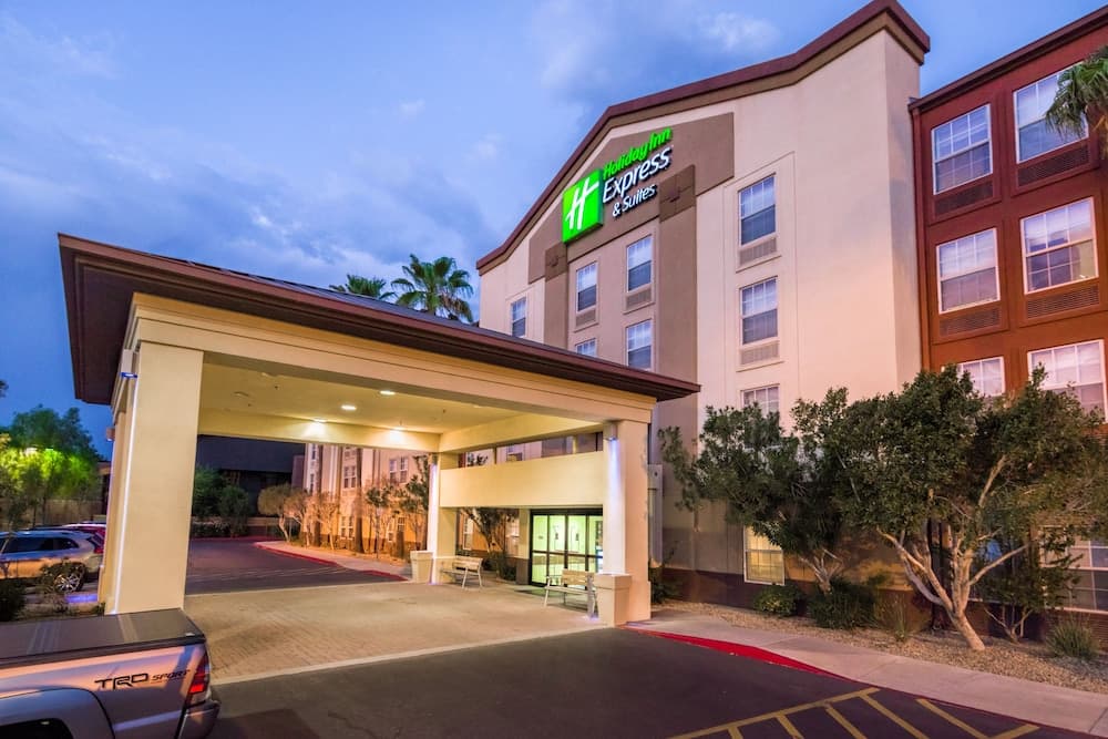 Holiday Inn Express Hotel & Suites Phoenix-Airport by IHG