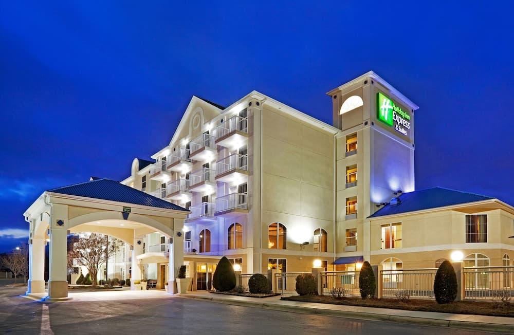 Holiday Inn Express & Suites Asheville SW - Outlet Ctr Area by IHG