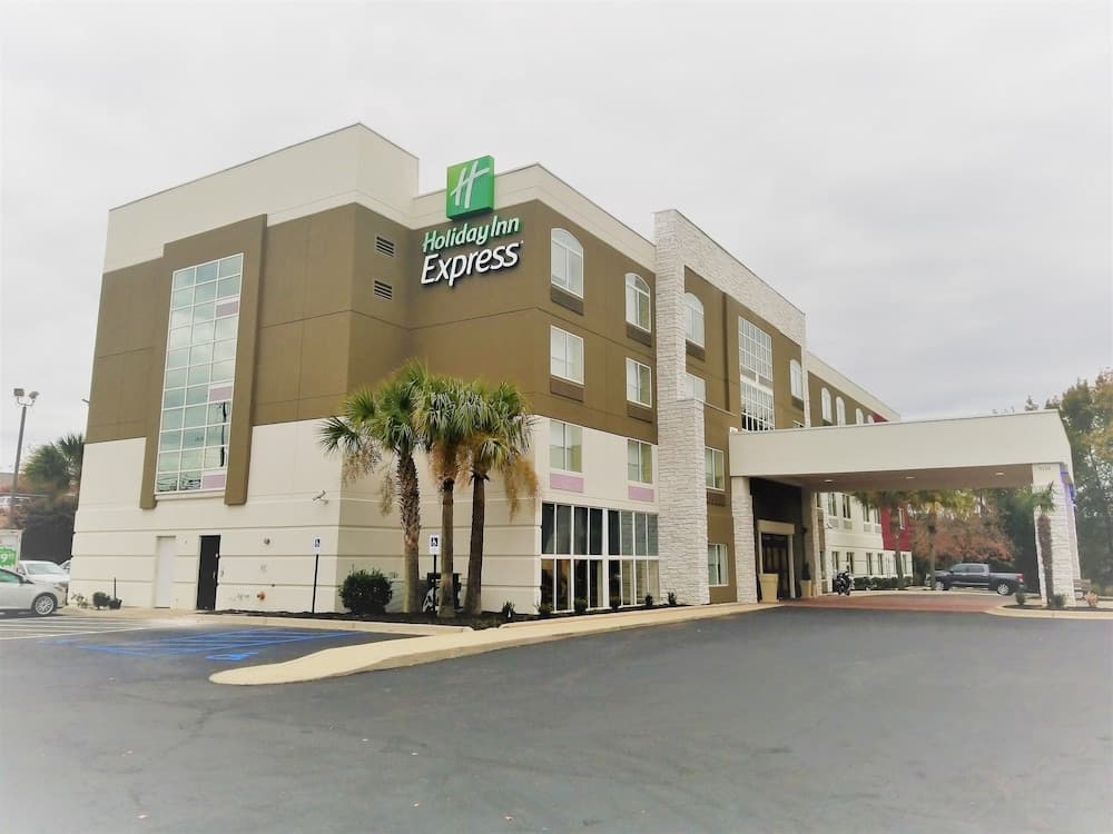 Holiday Inn Express Columbia - Two Notch by IHG