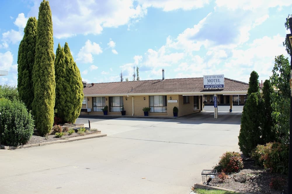 Top Of The Town Motel