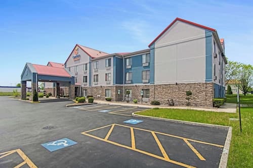 Comfort Suites near I-80 and I-94