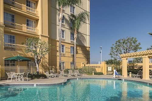 La Quinta Inn & Suites by Wyndham Ontario Airport