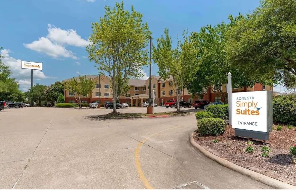 Sonesta Simply Suites Lafayette Airport