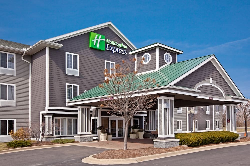 Holiday Inn Express Grand Rapids SW by IHG