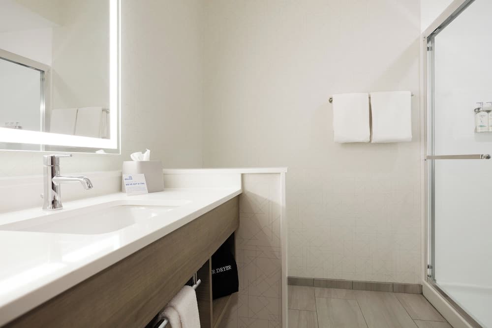 Holiday Inn Express And Suites Memphis East by IHG