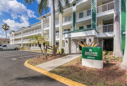 HomeTowne Studios by Red Roof Fort Lauderdale