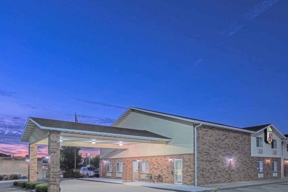 Super 8 by Wyndham Potosi