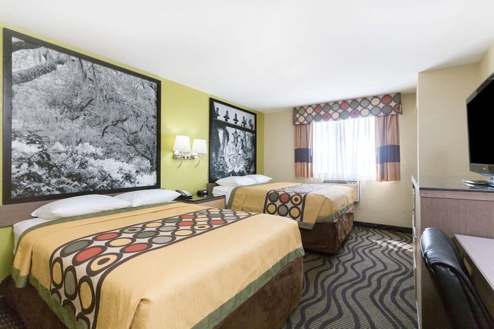 Super 8 by Wyndham Brunswick/St Simons Island Area