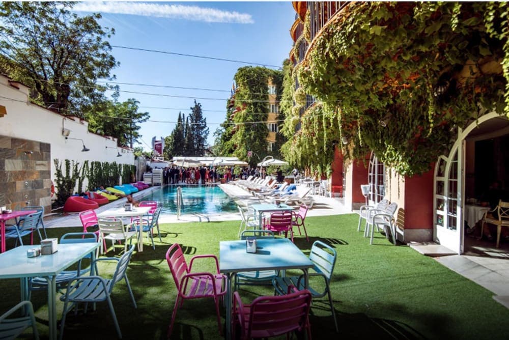 Los Angeles & Spa Hotel