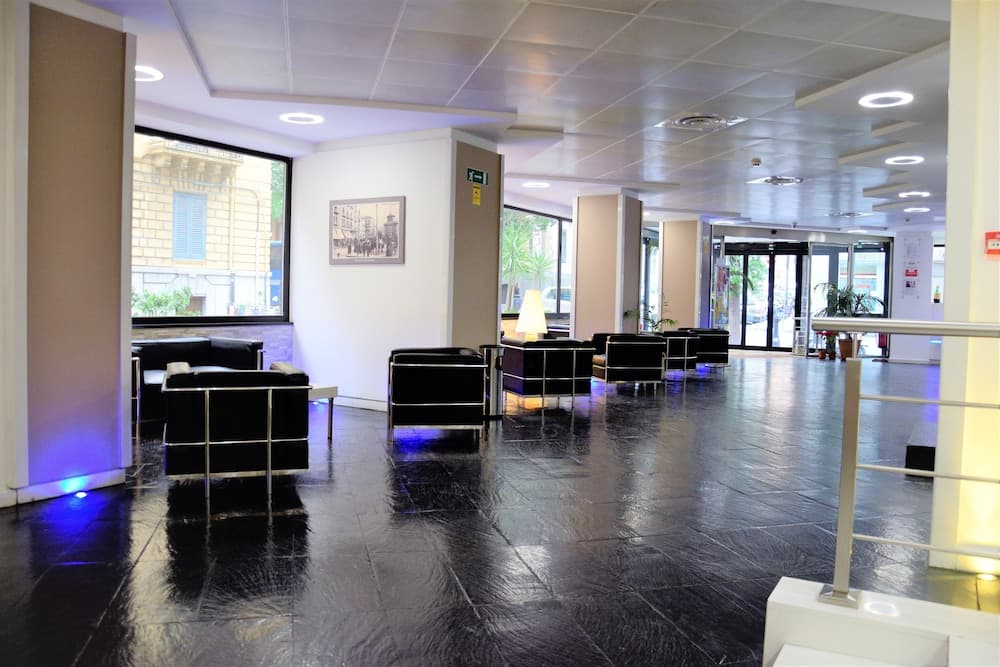 Lobi dinlenme salonu