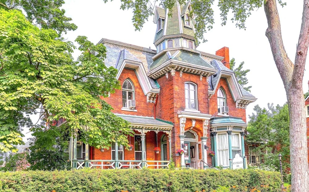 Hochelaga Inn