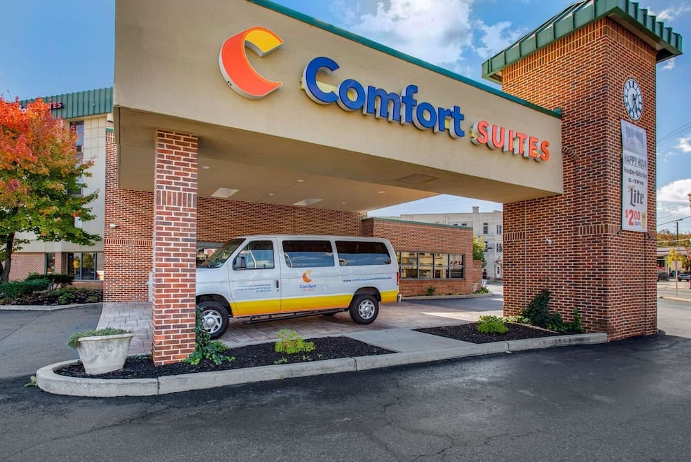 Comfort Suites Bethlehem Near Lehigh University and LVI Airport