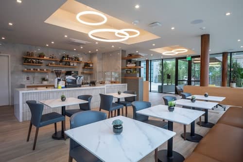 Olivia Hotel