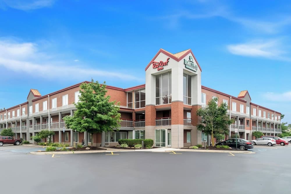 HomeTowne Studios by Red Roof Auburn Hills