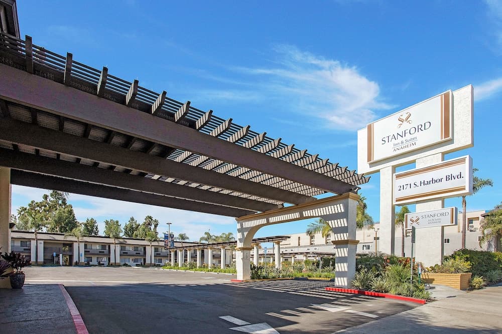 Stanford Inn & Suites Anaheim