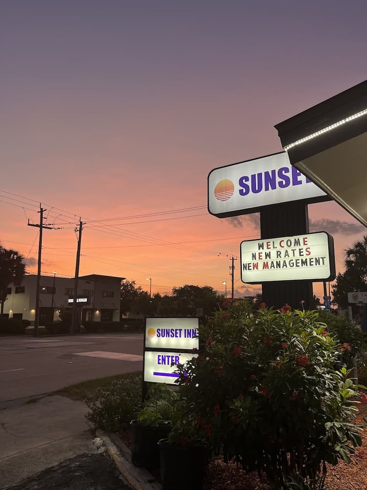 Sunset Inn