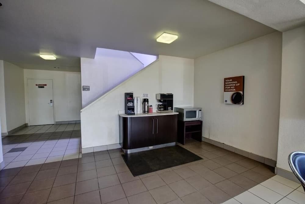 Executive Inn & Suites