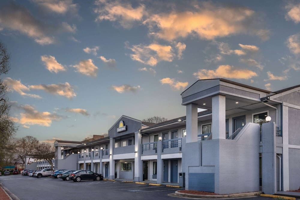 Days Inn by Wyndham Raleigh Glenwood-Crabtree