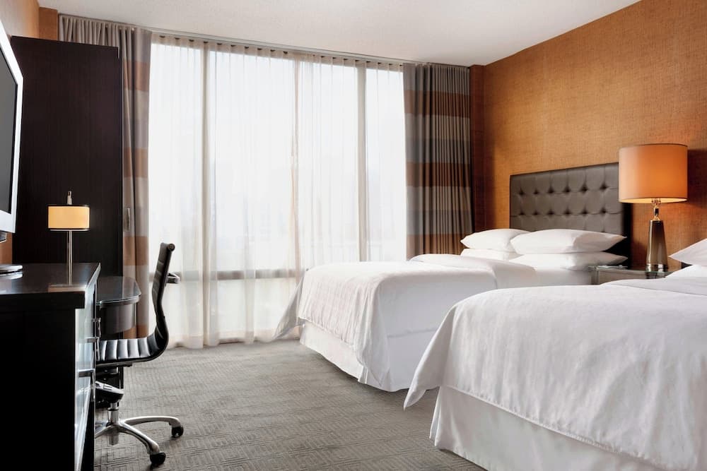 Sheraton Charlotte Hotel