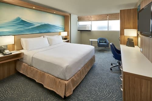 Crowne Plaza Melbourne - Oceanfront by IHG