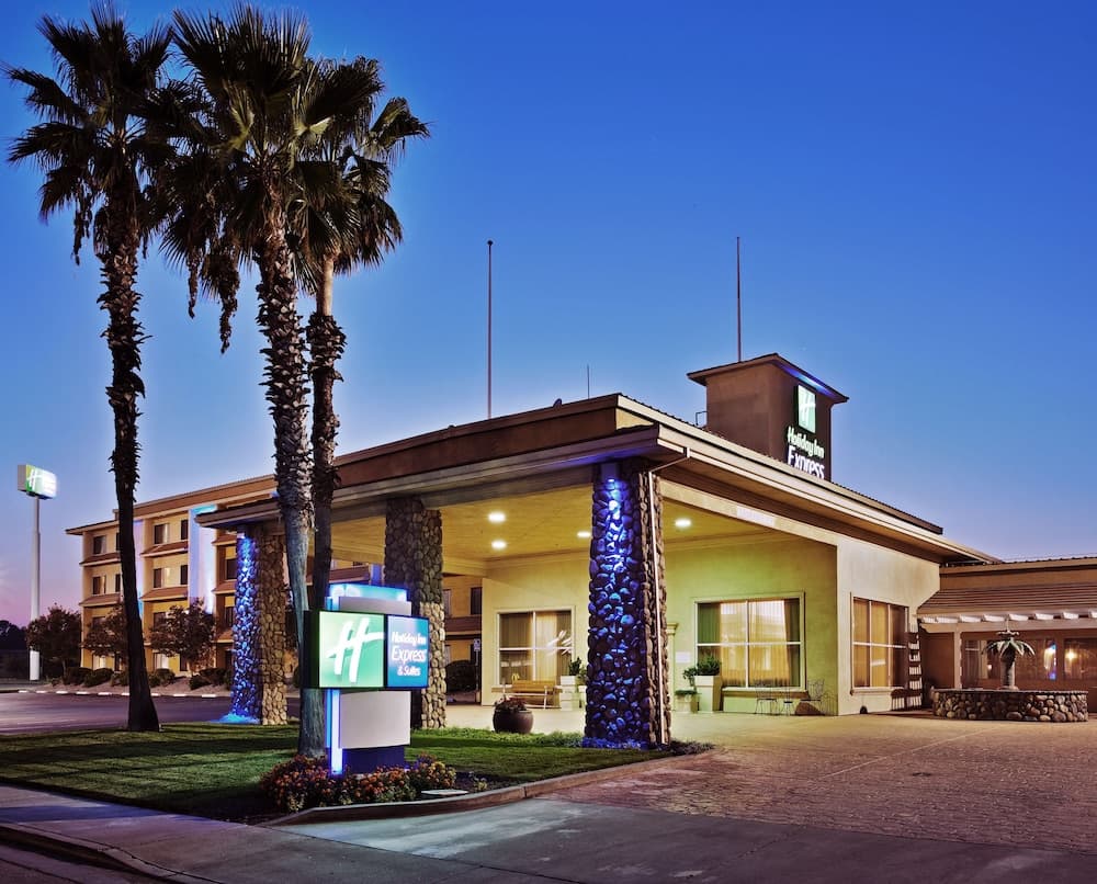Holiday Inn Express Hotel & Suites Corning by IHG