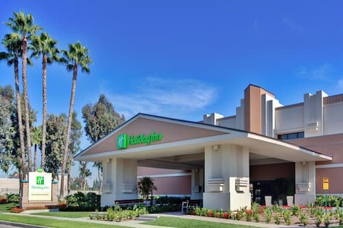 Holiday Inn Hotel & Suites Anaheim by IHG