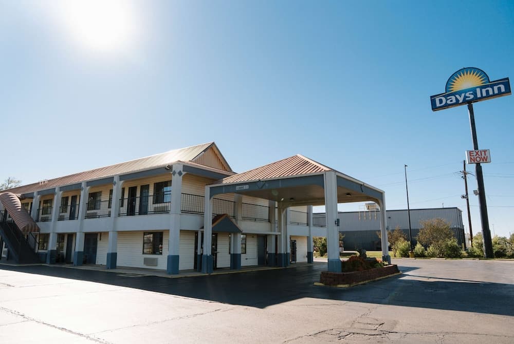 Days Inn by Wyndham Monroe LA