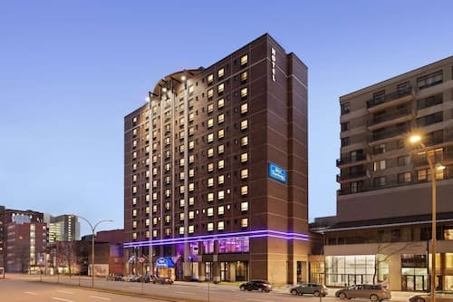 Travelodge Hotel by Wyndham Montreal Centre