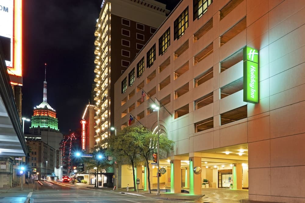 Holiday Inn San Antonio - Riverwalk by IHG