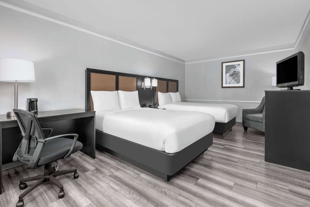 Baymont by Wyndham Austin University Area