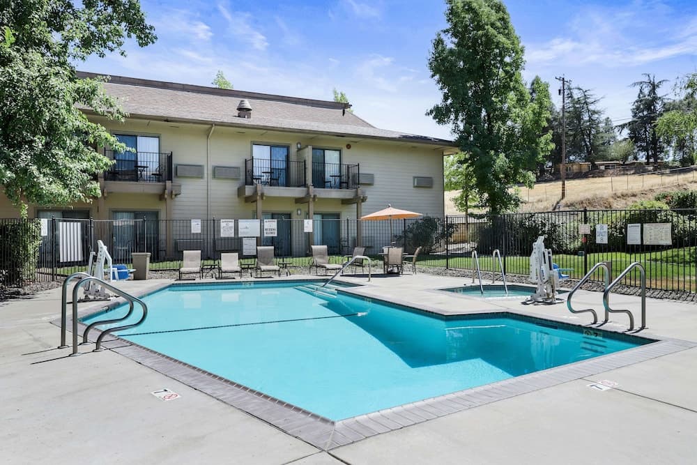 Best Western Plus Sonora Oaks Hotel & Conference Center