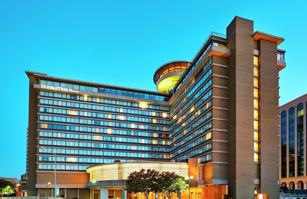 DoubleTree by Hilton Washington DC - Crystal City