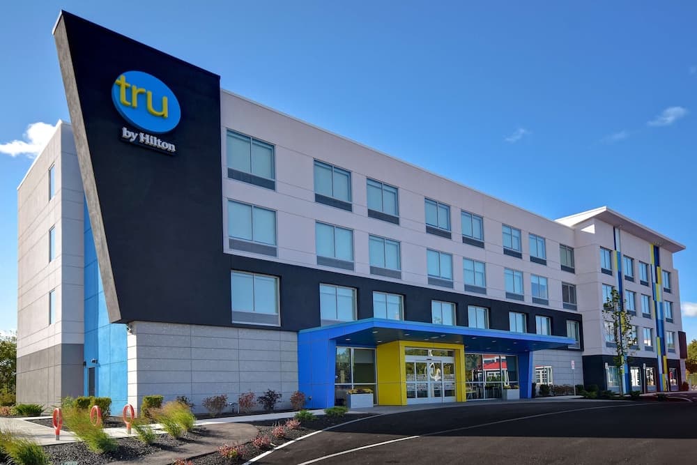 Tru by Hilton Concord