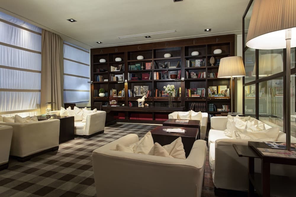 Lobi dinlenme salonu