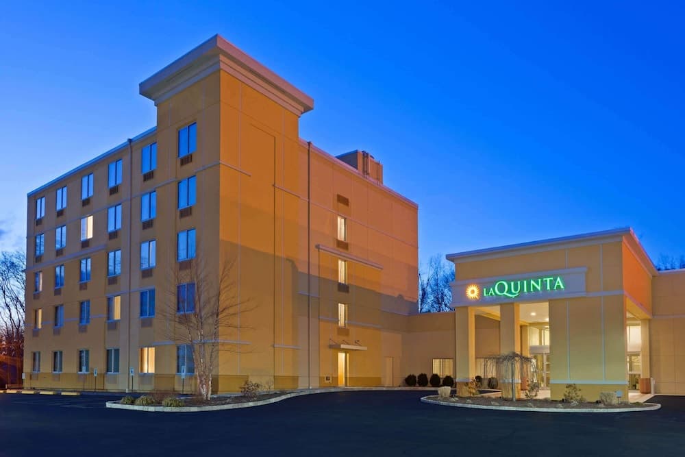 La Quinta Inn & Suites by Wyndham Danbury