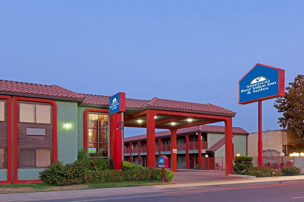Americas Best Value Inn & Suites Bakersfield Central